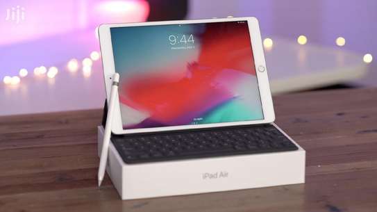 New Apple iPad Air 256 GB White image 1