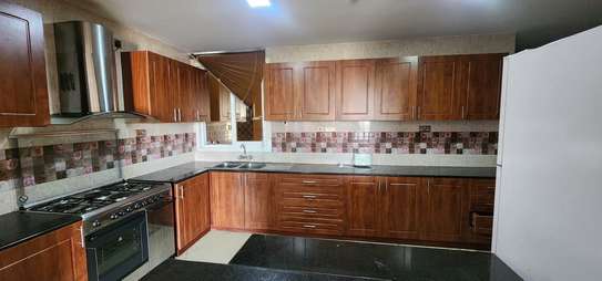 3 Bed Apartment with En Suite in Kilimani image 34