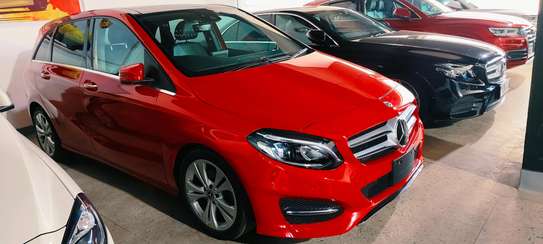 Mercedes Benz AMG B180 red 2017 image 3