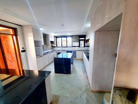 4 Bed House with En Suite in Syokimau image 8