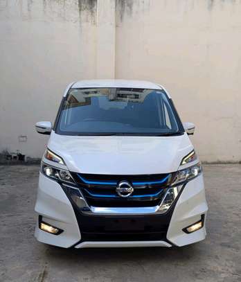 Nissan Serena empower image 6