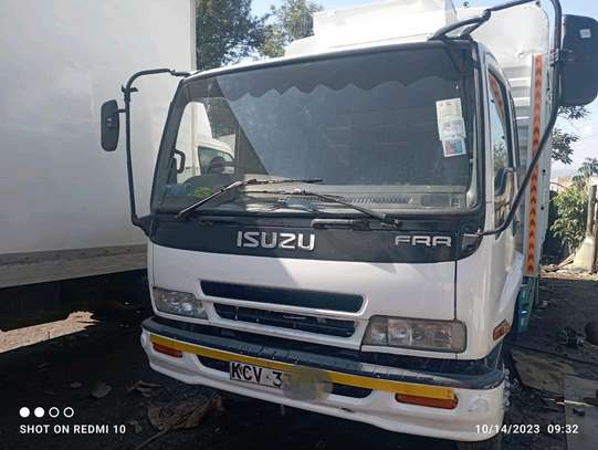Isuzu FRR lorry image 4