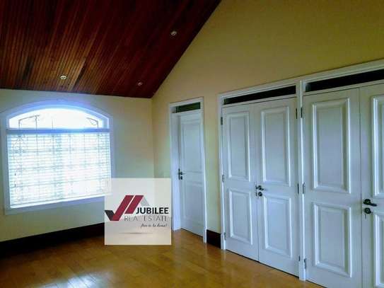 4 Bed Townhouse with En Suite in Kitisuru image 8
