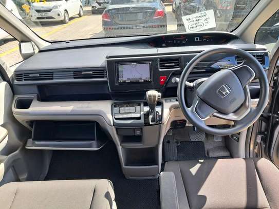 Honda stepwgn image 8