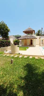 3 Bed Villa in Watamu image 7