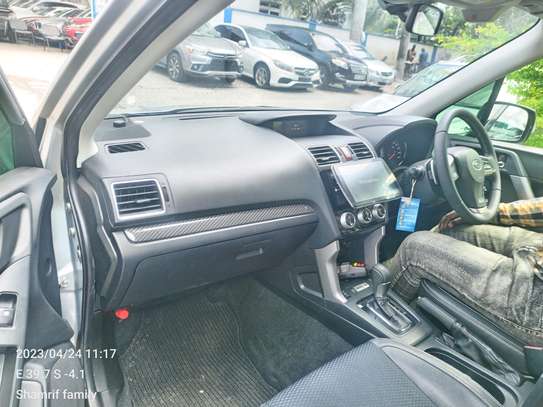 Subaru Forester non turbo silver 2015 image 8