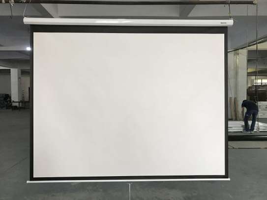 84"x 84" Manual Pull-Down Projection Screen image 1
