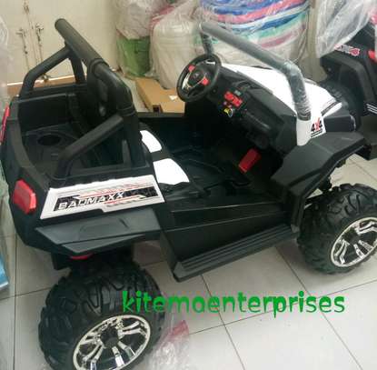 Two seater battery operated car 60.0 utr image 1