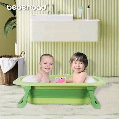 Foldable baby bath tub image 10