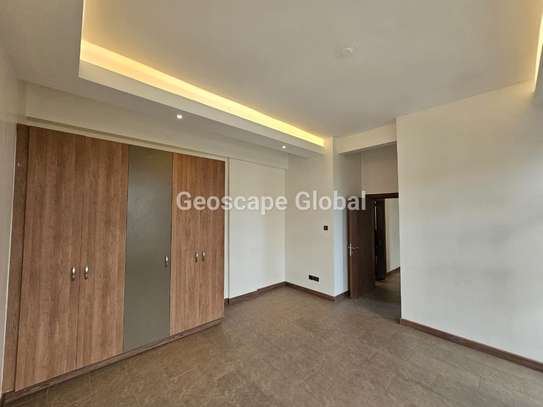 4 Bed Apartment with En Suite in Spring Valley image 3