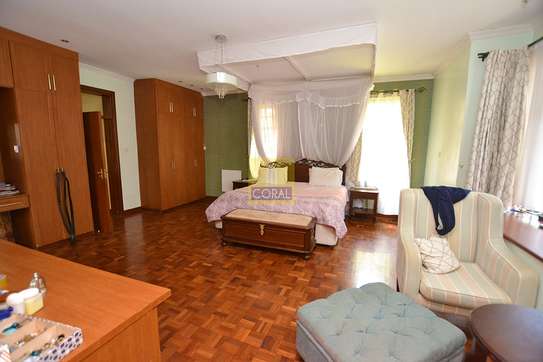 4 Bed Townhouse with Garden in Lavington image 13