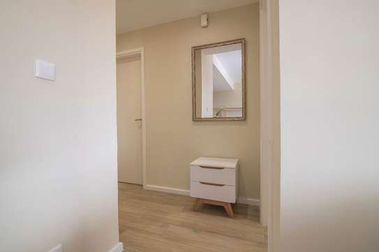 Furnished 2 Bed Apartment with En Suite in Riverside image 13
