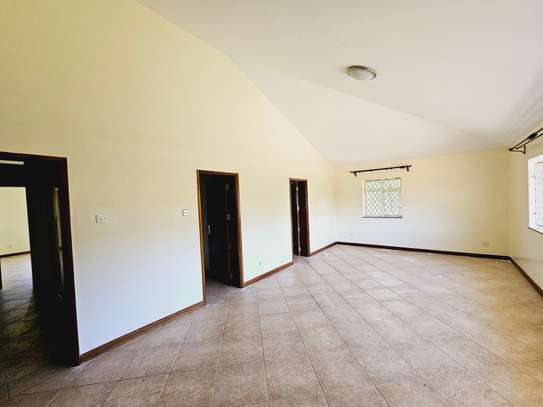 5 Bed House with En Suite at Panafric Avenue image 10