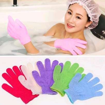 Exfoliating/ bath gloves image 2