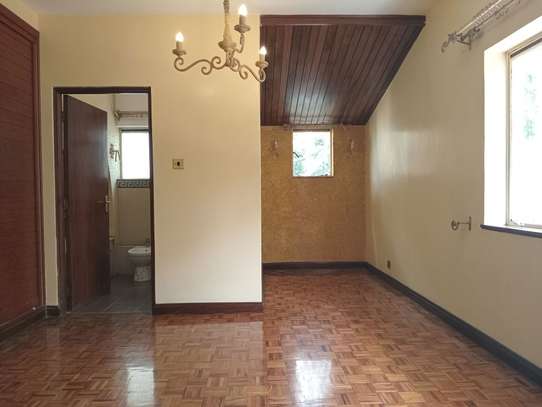 4 Bed Apartment with En Suite in Kilimani image 6