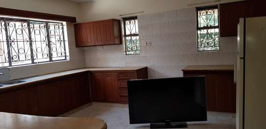 4 Bed Townhouse with En Suite at Isaac Gathanju Close image 17