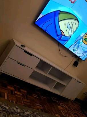 Quality tv stand with good finishing image 1