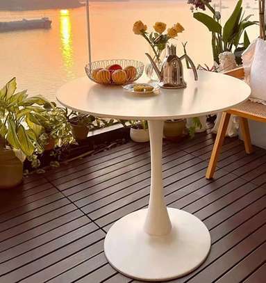 Office Table: White Circular Modern Dining Table image 4