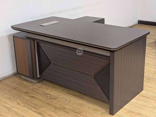 Office Desk : 1.6M Modern L-Shaped Executive Desk image 6