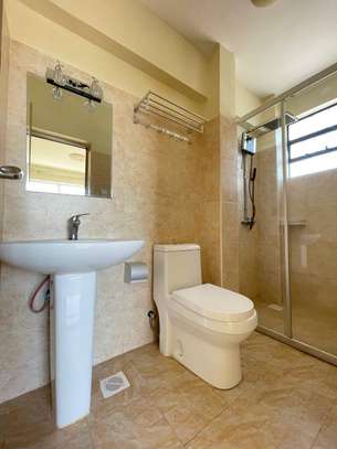 3 Bed Apartment with En Suite in Kileleshwa image 8