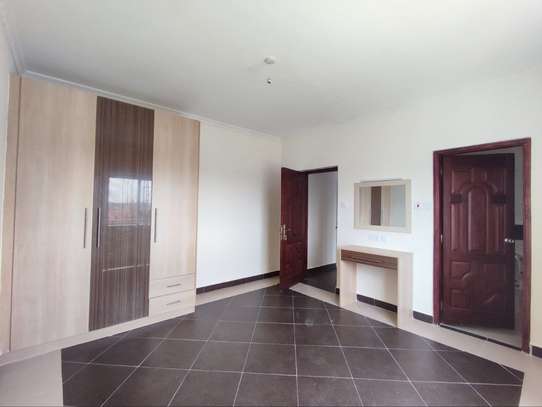 2 Bed Apartment with En Suite in Lavington image 6