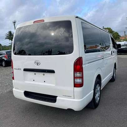 TOYOTA HIACE MANUAL DIESEL 2015MODEL. image 2