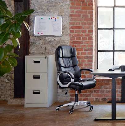 Office Cabinet: 3 Drawer Secure Filing Cabinet image 3