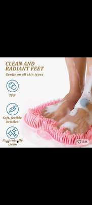 Feet shower massage image 1