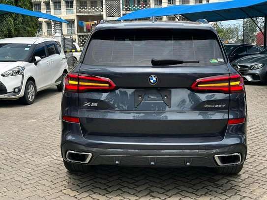 BMW X7 X-Drive35d sunroof 2019 image 11