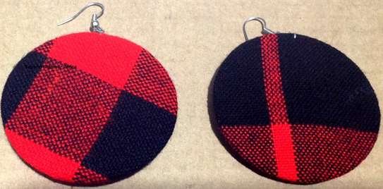 Womens Red Maasai clutch and matching earrings image 4
