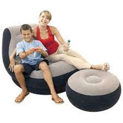 Intex Inflatable Seat With Footrest & Manual Pump image 2