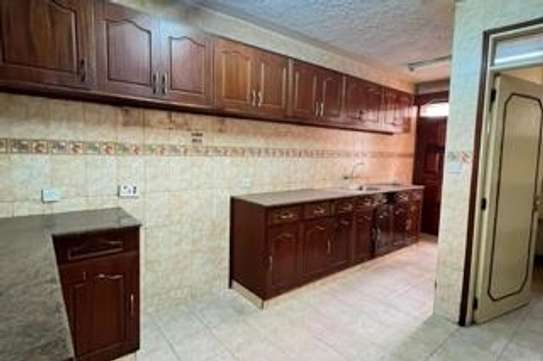4 Bed Townhouse with En Suite in Kileleshwa image 27