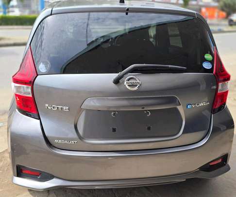 Nissan note medalist image 2