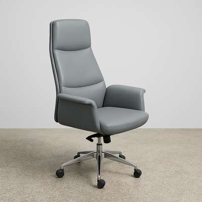 High-Back Office Chair image 3