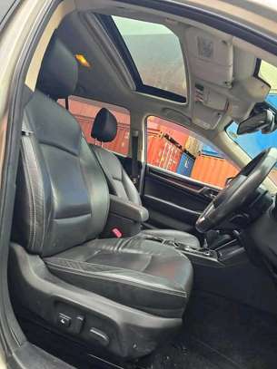 SUBARU OUTBACK image 6