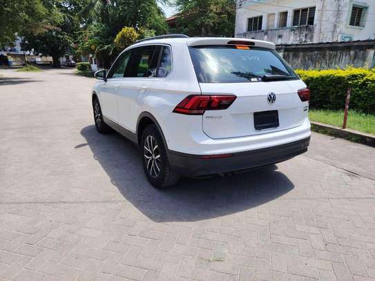Volkswagen Tiguan 2018 model 2.0L Diesel image 5