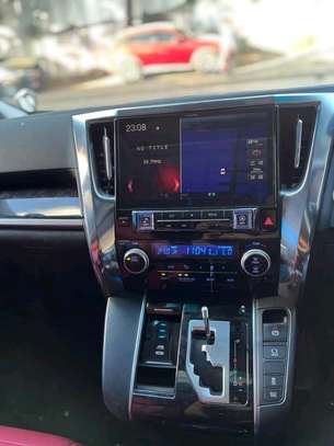 Toyota alphard executive Edition 2018model image 4
