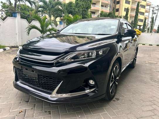 Toyota Harrier Gs image 6