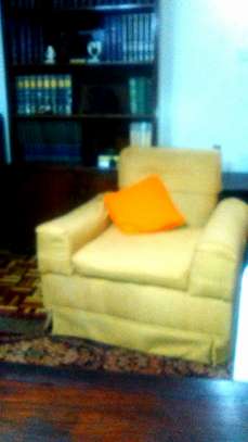 Classy Living Room Settee 3-Seater Sofa + 2 armchairs image 2