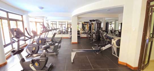 2 Bed Apartment with En Suite at Westlands Road image 20