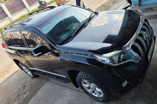 Toyota Landcruiser prado TX black image 1