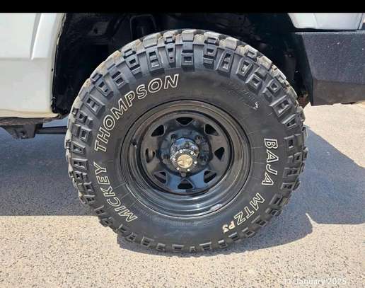 Toyota land Cruiser V8 Hard top Pick up 2014 image 5