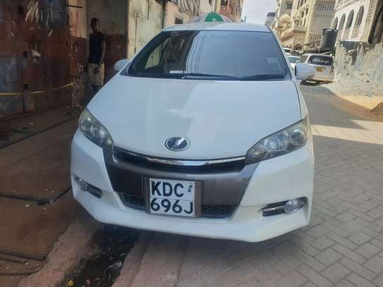 TOYOTA WISH 2014 in excellent condition image 6