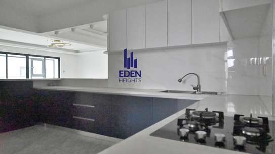 4 Bed Apartment with En Suite in Kilimani image 17
