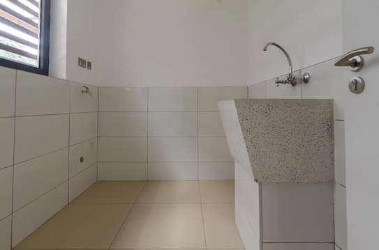 2 Bed Apartment with Lift in Thika Road image 11