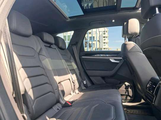 VOLKSWAGEN TOUAREG image 6