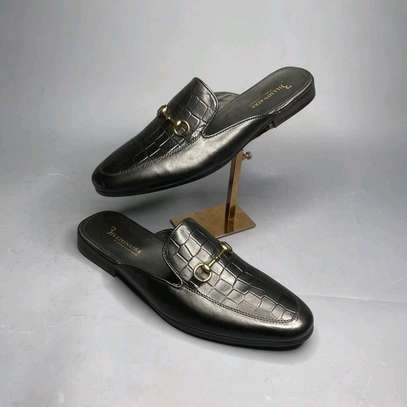 Tom Ford and billionaire mules
Size 40 _46
Ksh 4500 image 1