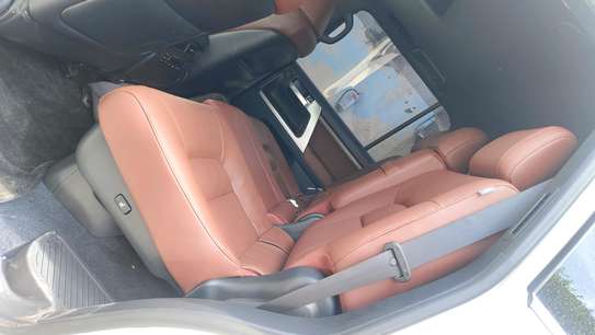 Toyota land Cruiser ZX V8 sunroof white 2018 image 9