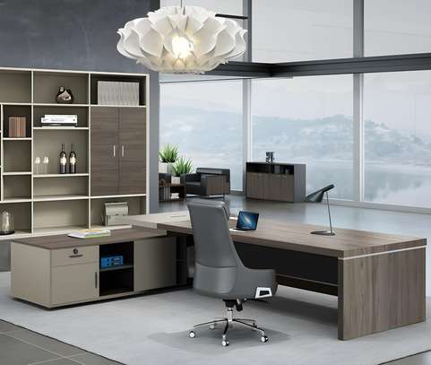 Office Desk : 1.8 Metres Premium Luxury Executive C.E.O Desk image 5