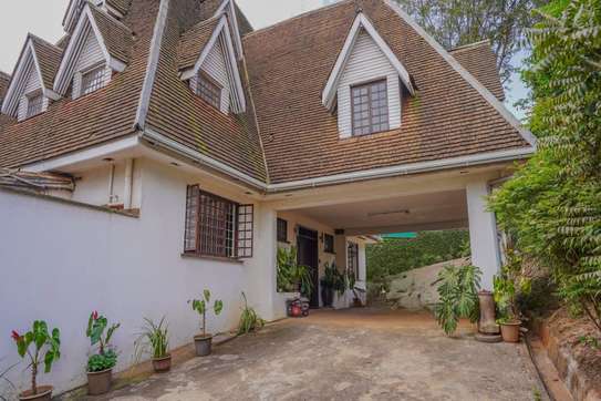 7 Bed House in Runda image 10